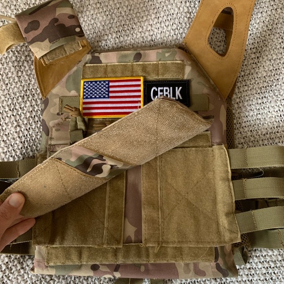 **SOLD** CrossFit Plate Carrier Vest - Picture 2 of 7